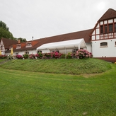 Terrasse und Spielwiese